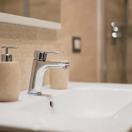 Πανσιόν Apulia 4*